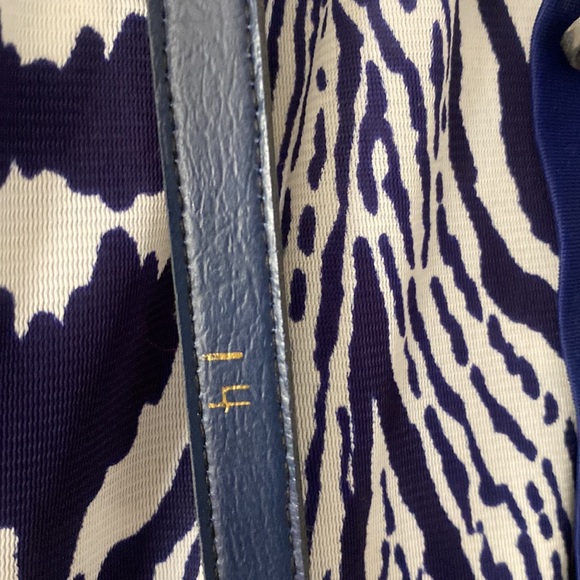 Dress - Picture 4 of 5